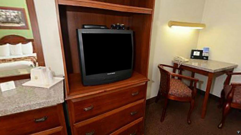 Clarion Inn I-94 near Expo Center Kalamazoo Esterno foto
